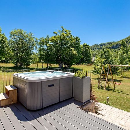 Modern Alpine Monsalbius Chalet Baske Ostarije Екстериор снимка
