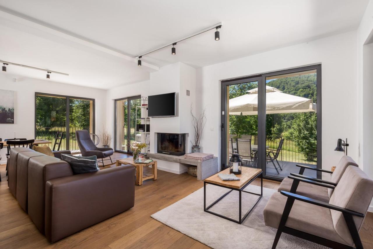 Modern Alpine Monsalbius Chalet Baske Ostarije Екстериор снимка