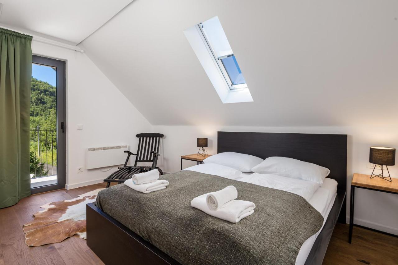 Modern Alpine Monsalbius Chalet Baske Ostarije Екстериор снимка