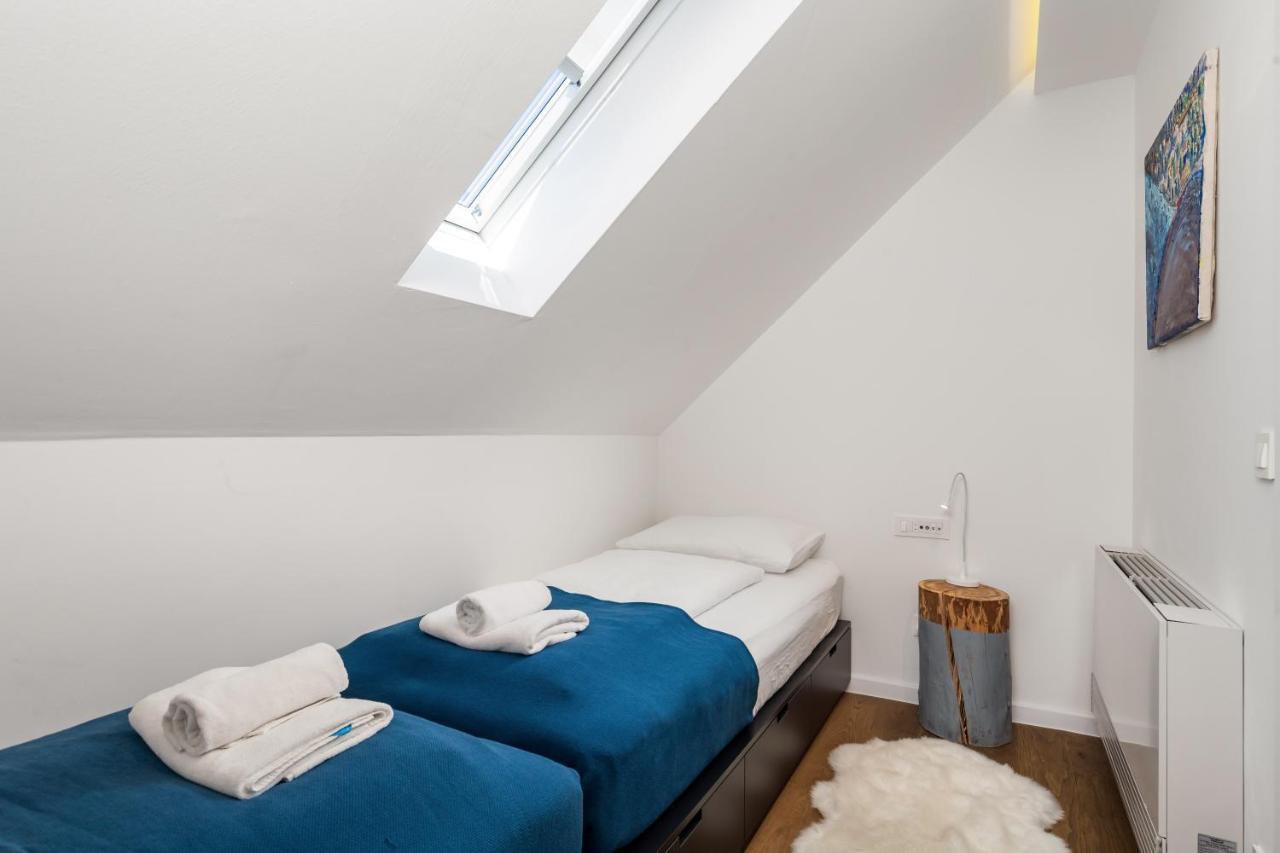 Modern Alpine Monsalbius Chalet Baske Ostarije Екстериор снимка
