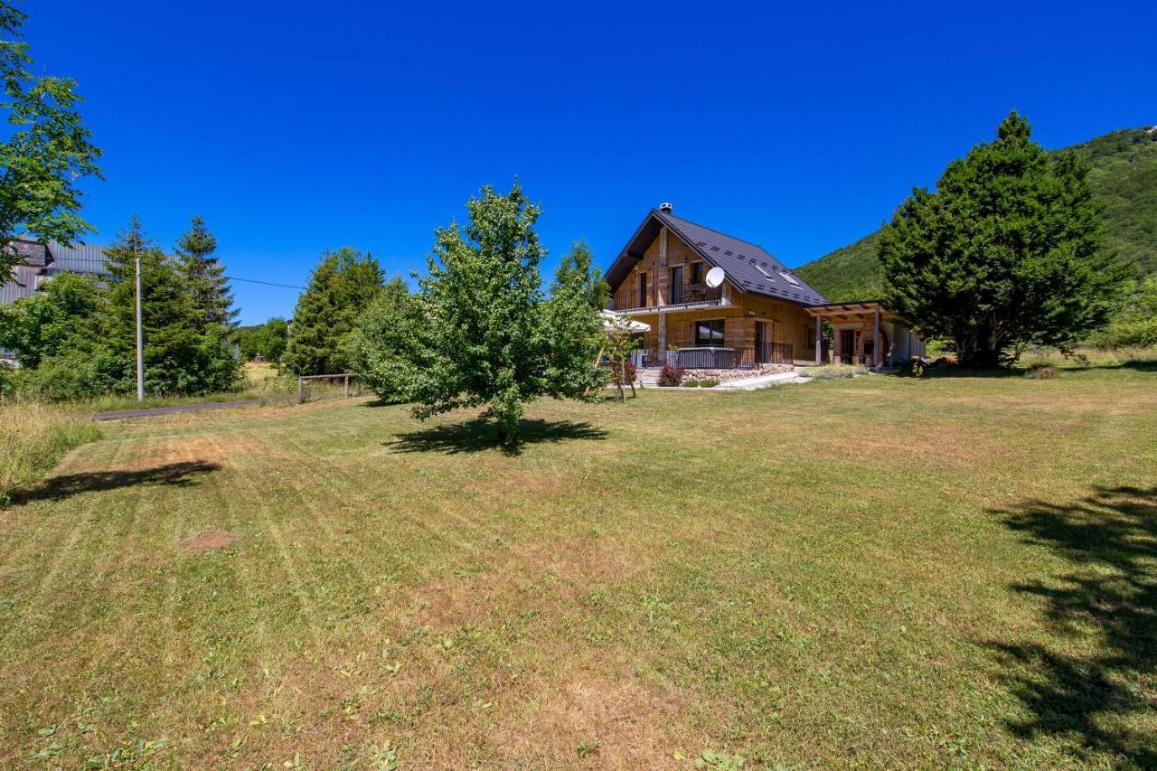 Modern Alpine Monsalbius Chalet Baske Ostarije Екстериор снимка